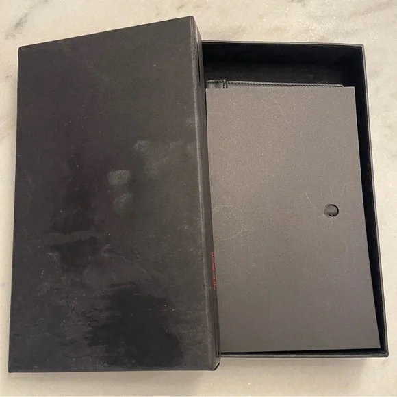NWOT Tumi Modernist Black Leather Ultimate Travel Organizer Passport Wallet HTF - Picture 8 of 9